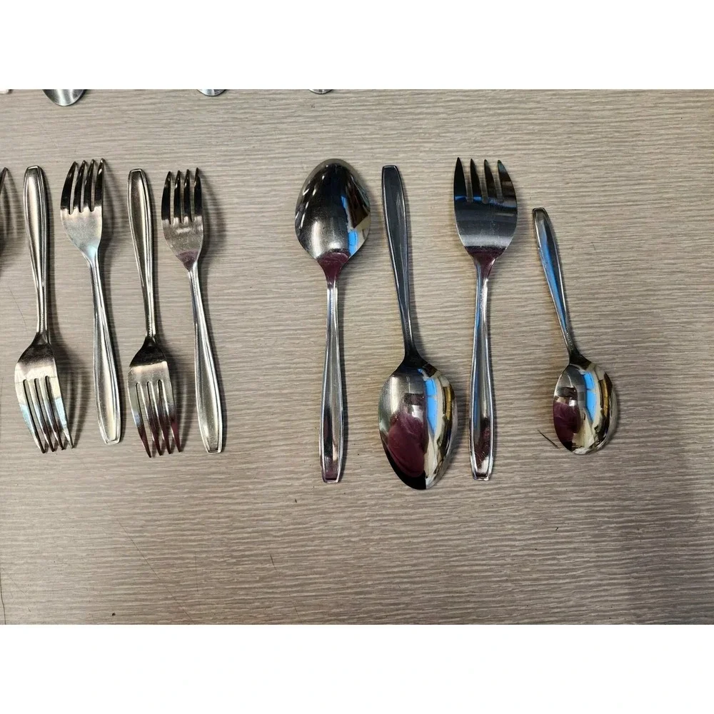 Oneidacraft Vallarta Oneida Stainless‎ Steel Flatware Silverware Lot of 37 Pcs